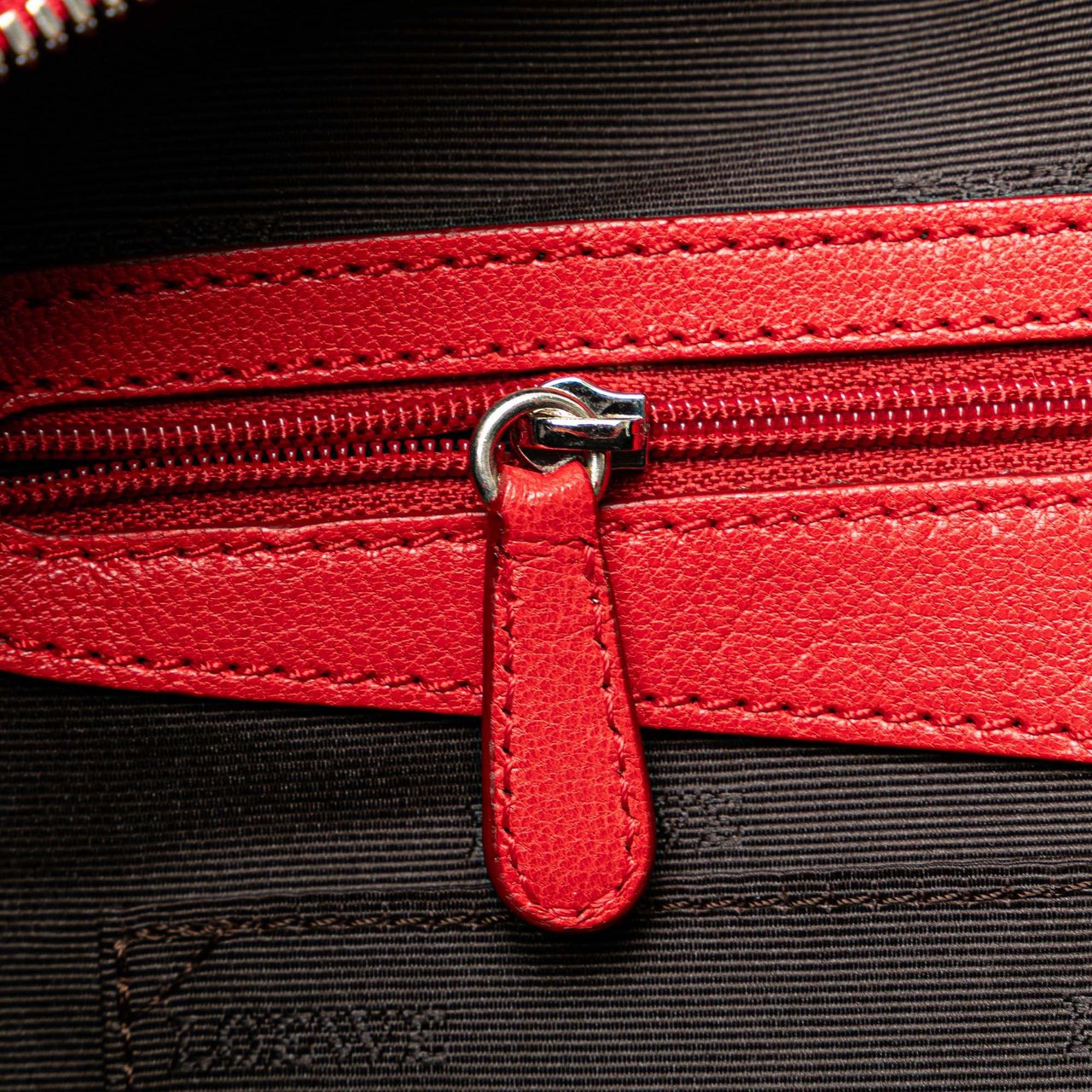 Loewe Nubuck Senda Handbag Rood