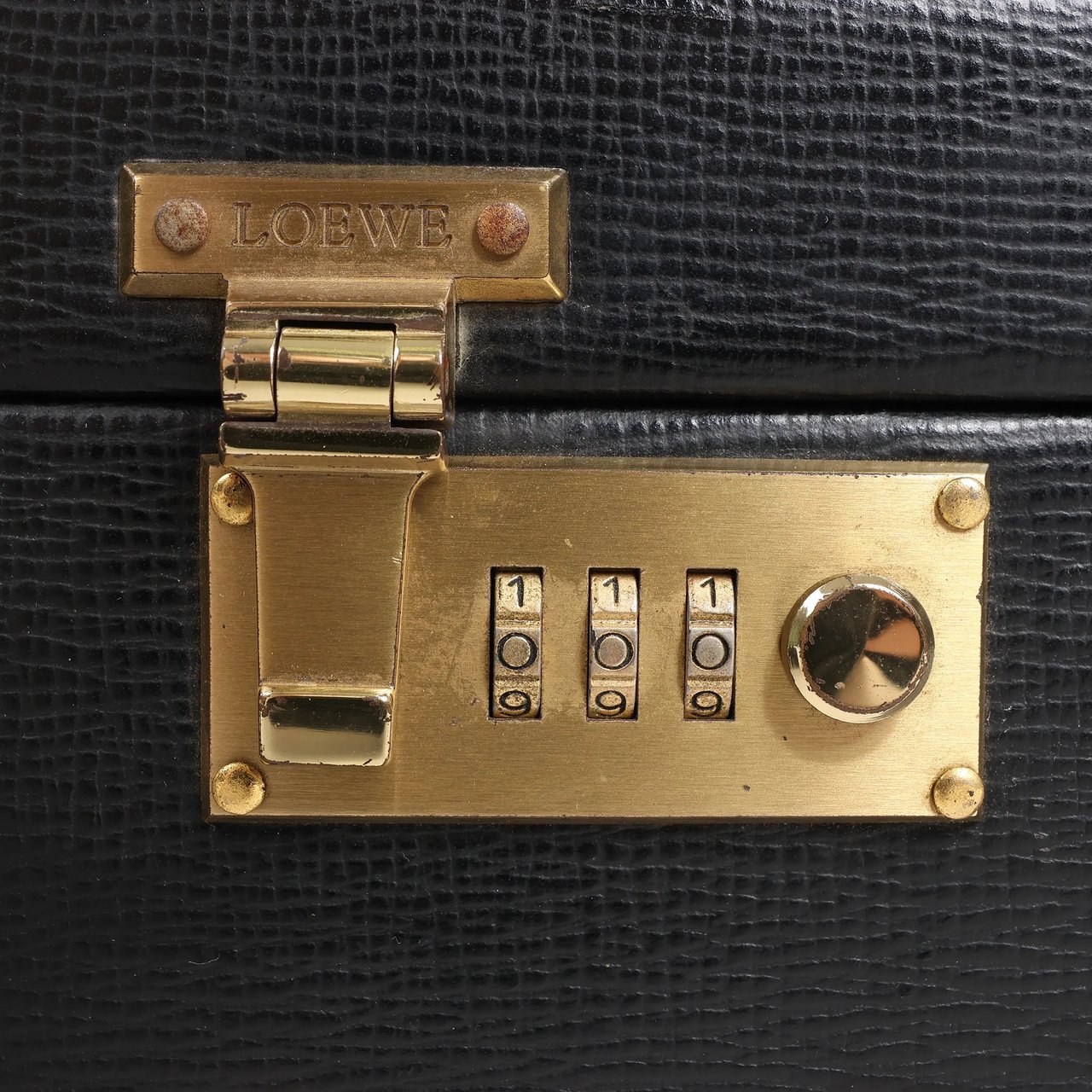 Loewe Loewe Anagram Leather Travel Bag in Black Zwart