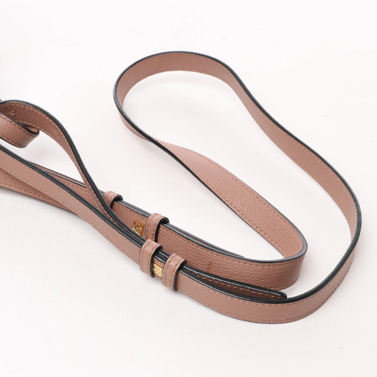 Loewe LOEWE Hammock Mini Leather 2Way Handbag in Dusty Pink Bruin