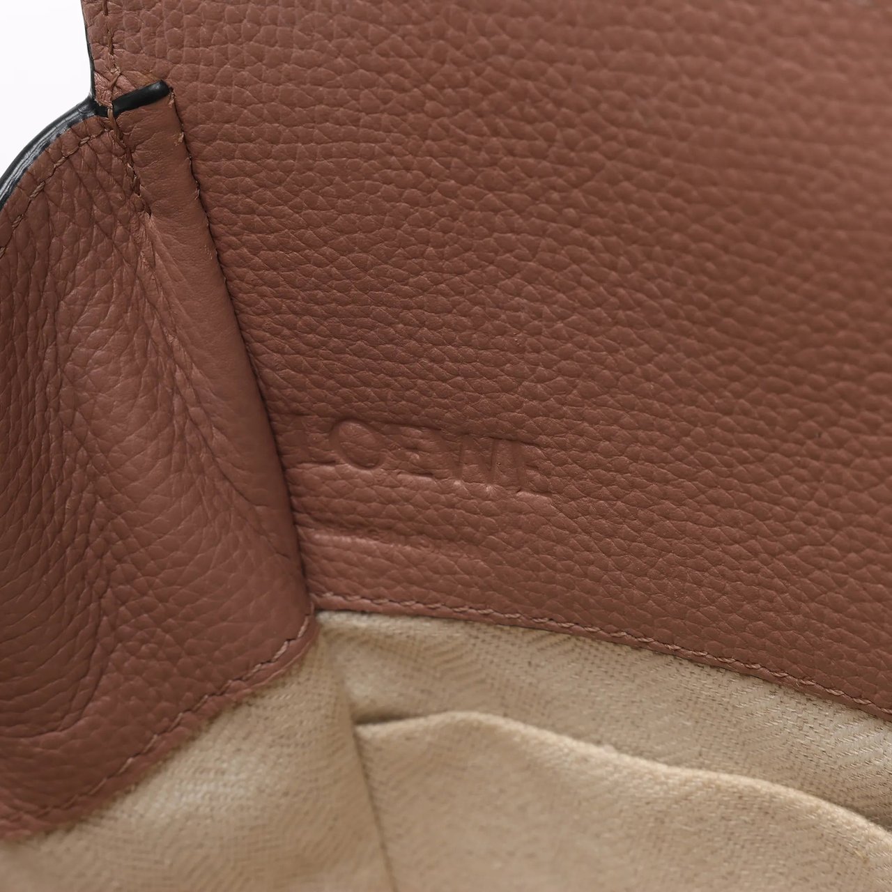 Loewe LOEWE Hammock Mini Leather 2Way Handbag in Dusty Pink Bruin