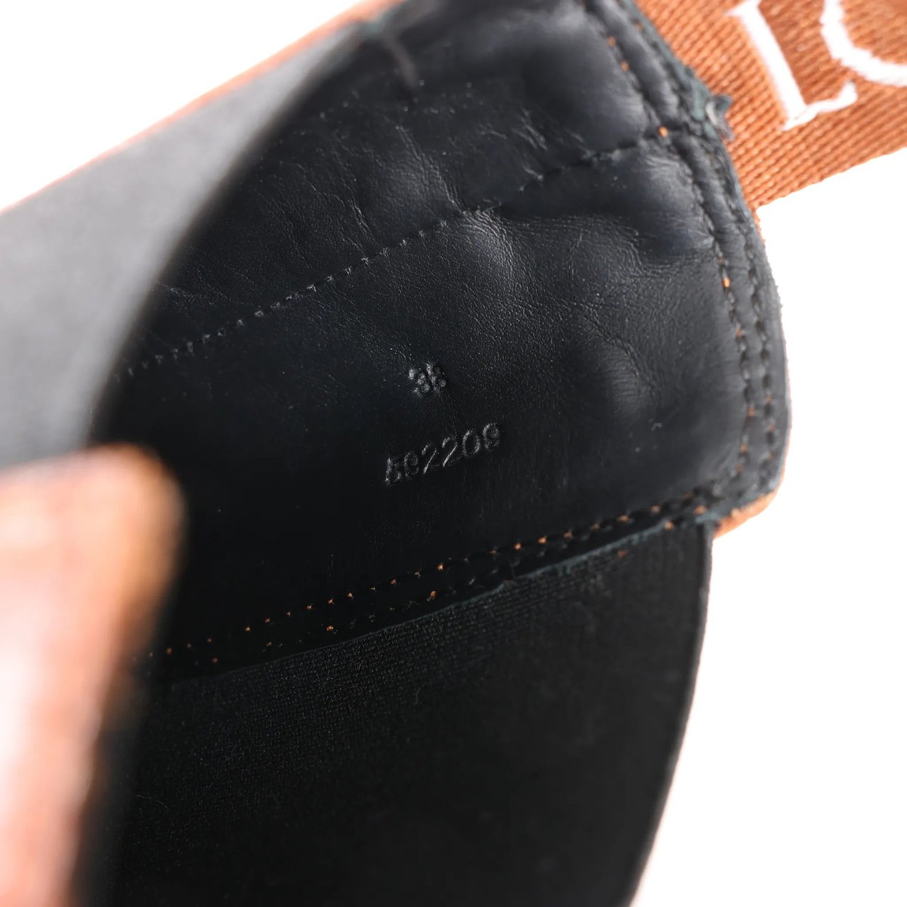 Loewe Loewe Chelsea Leather Ankle Boots in Brown 592209, Size 38 EU Divers