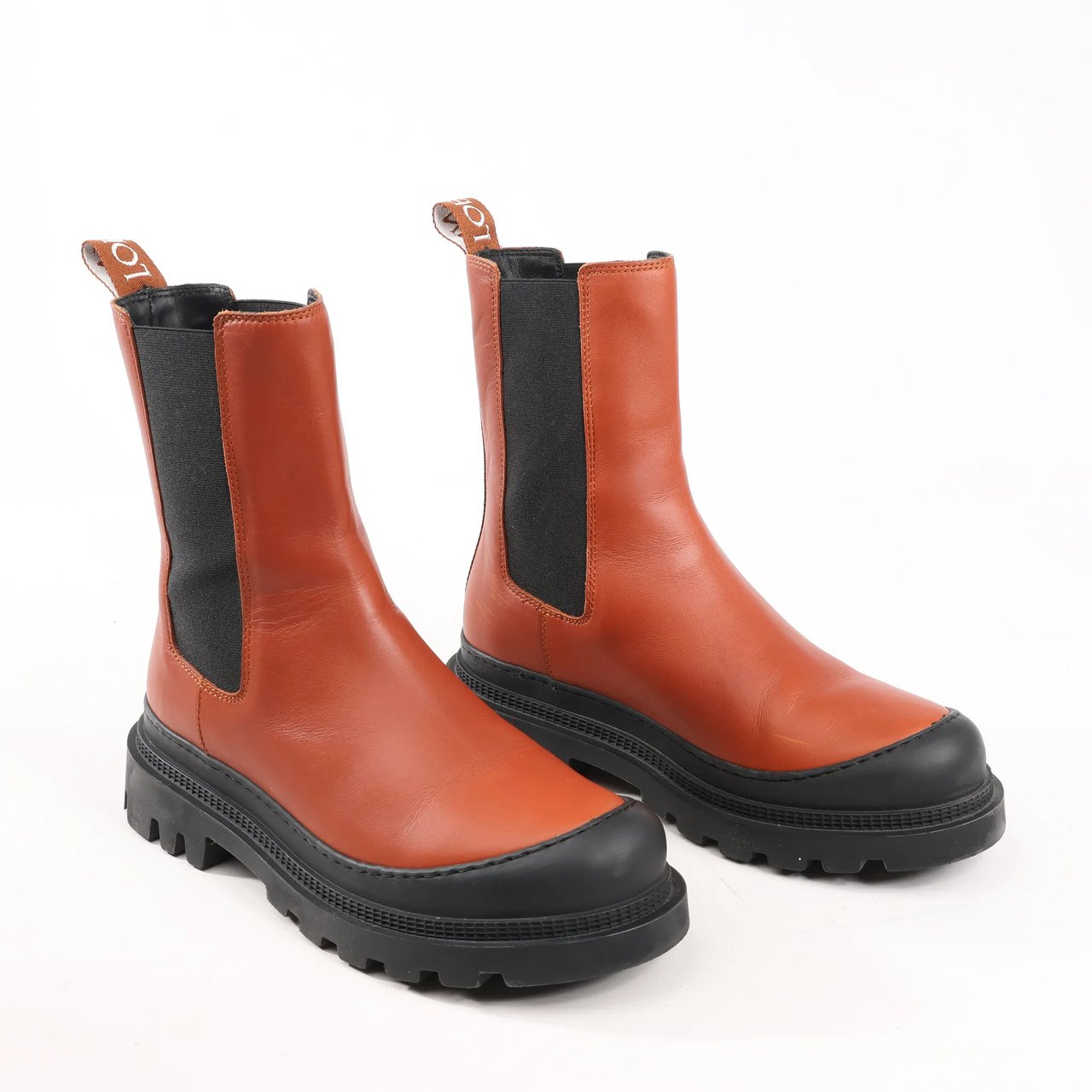 Loewe Loewe Chelsea Leather Ankle Boots in Brown 592209, Size 38 EU Divers