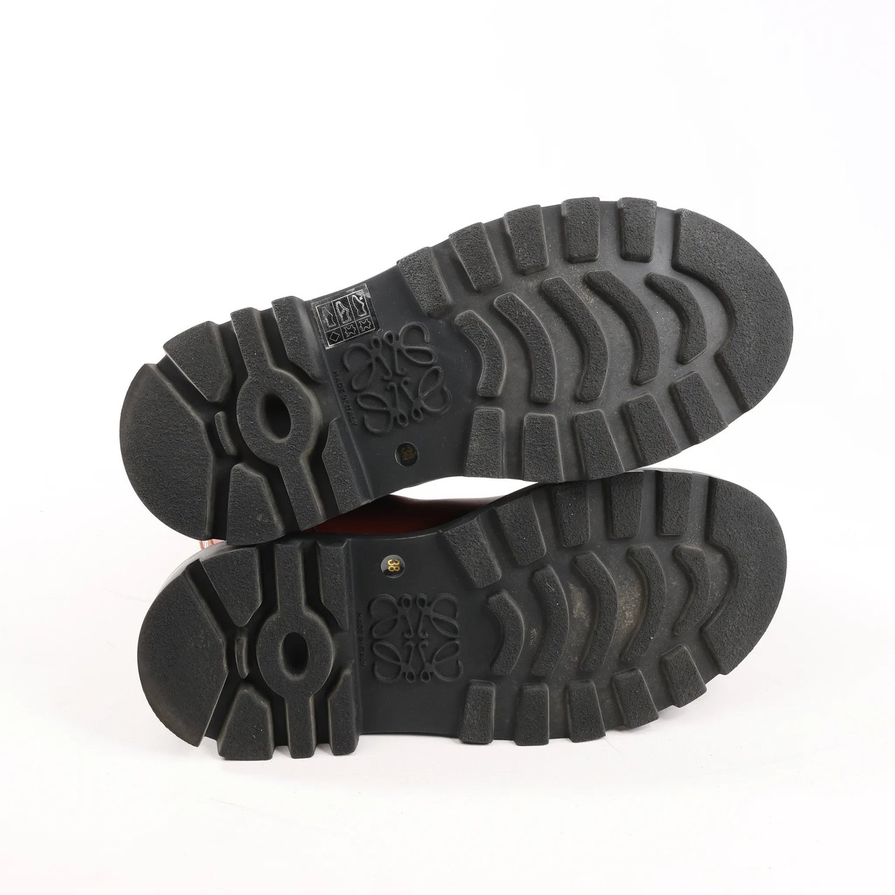 Loewe Loewe Chelsea Leather Ankle Boots in Brown 592209, Size 38 EU Divers