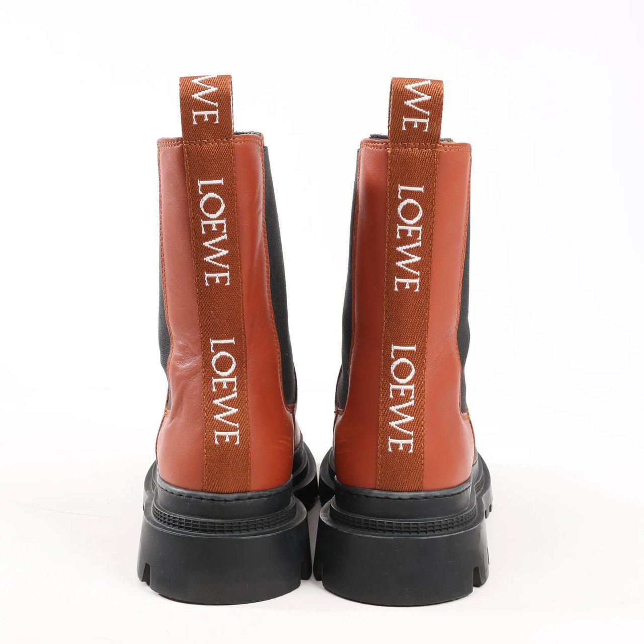 Loewe Loewe Chelsea Leather Ankle Boots in Brown 592209, Size 38 EU Divers