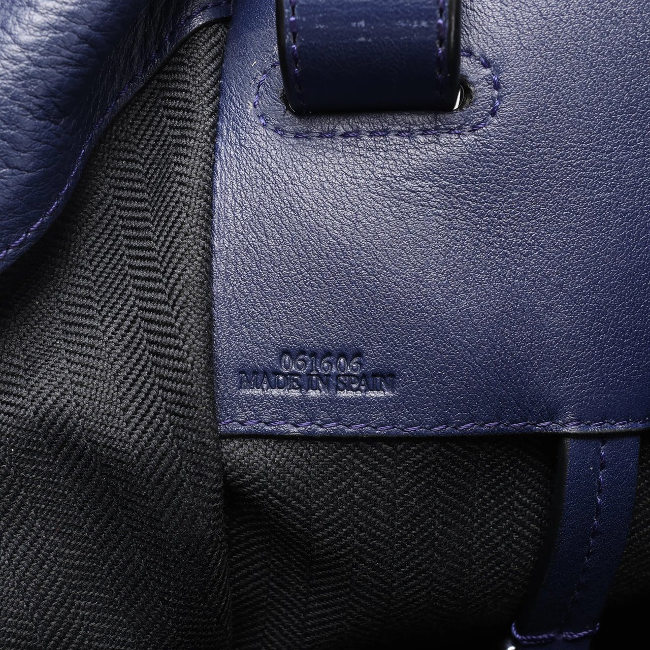 Loewe LOEWE Hammock Medium Leather 2Way Handbag in Navy Blue Navy