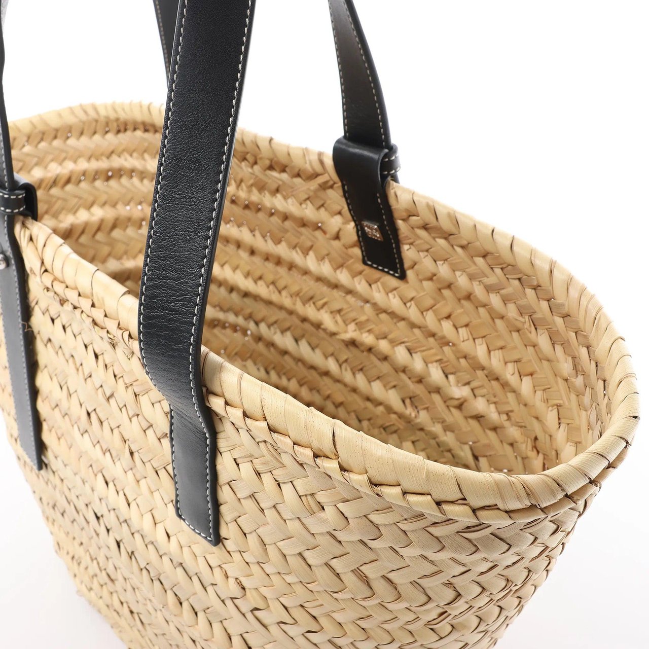Loewe LOEWE Basket Medium Raffia x Leather Shoulder Bag in Beige x Black Divers