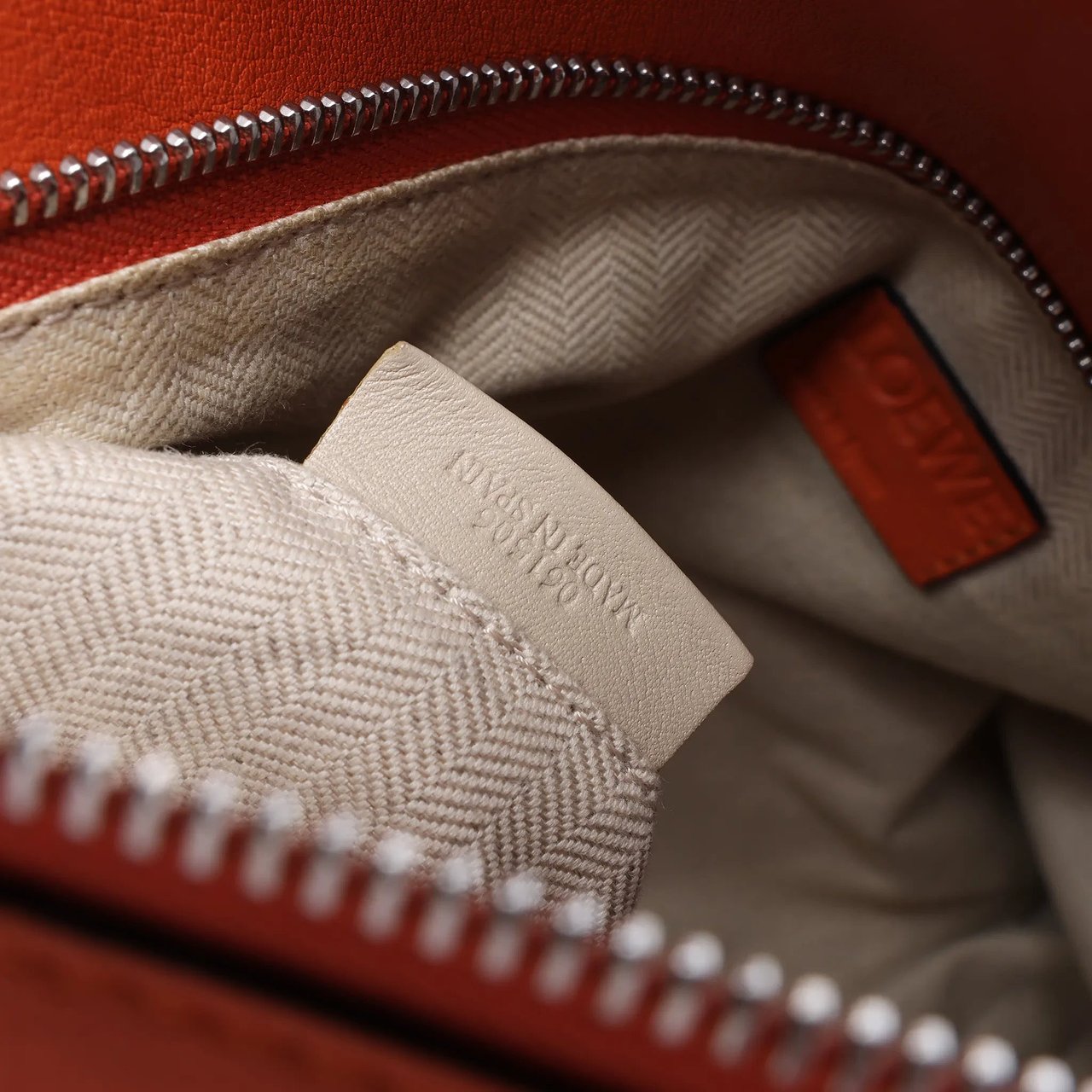 LOEWE Puzzle Large Leather 2Way Handbag in Orange Oranje