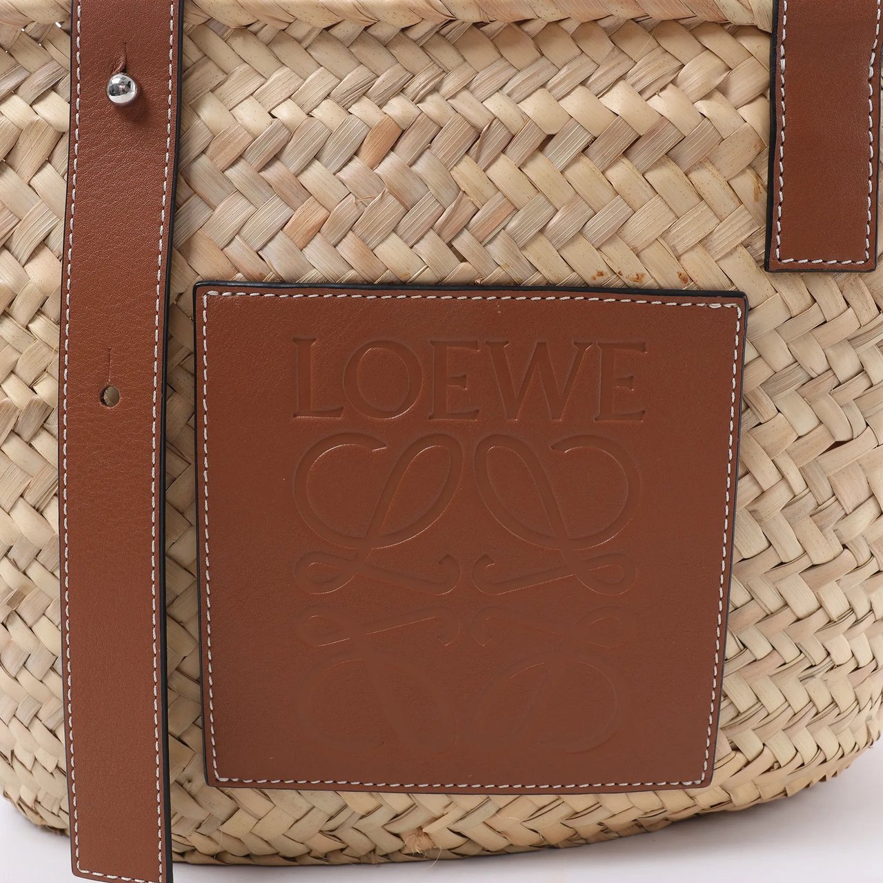 LOEWE Basket Medium Raffia x Leather Handbag in Beige x Brown Divers