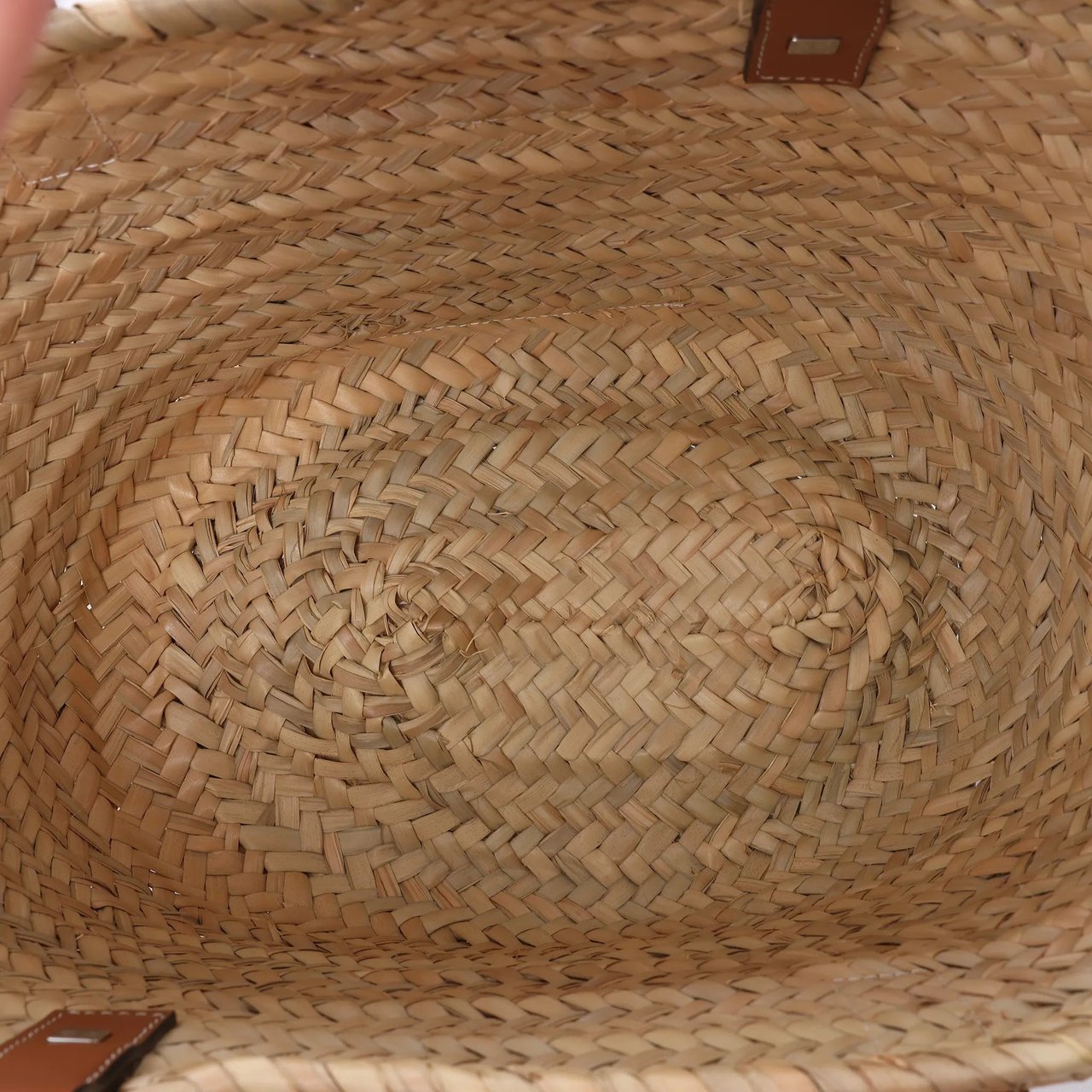 LOEWE Basket Medium Raffia x Leather Handbag in Beige x Brown Divers