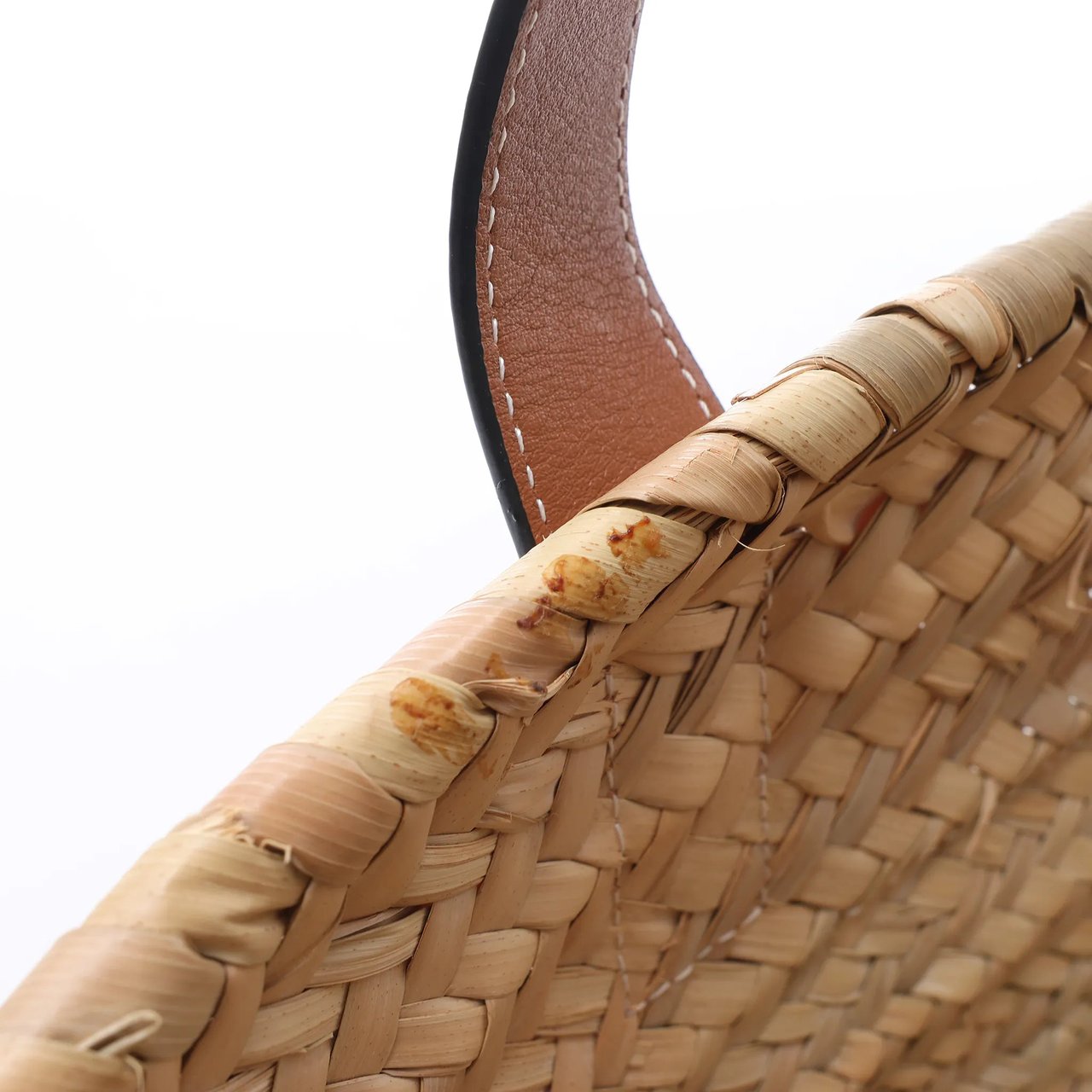 LOEWE Basket Medium Raffia x Leather Handbag in Beige x Brown Divers