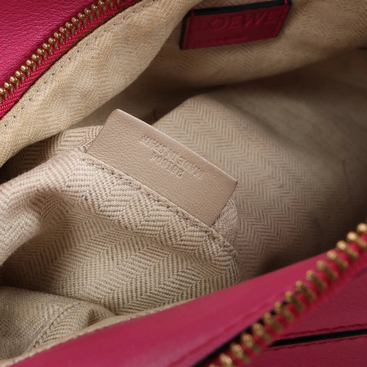 LOEWE Puzzle Medium Leather 2Way Handbag in Pink Roze