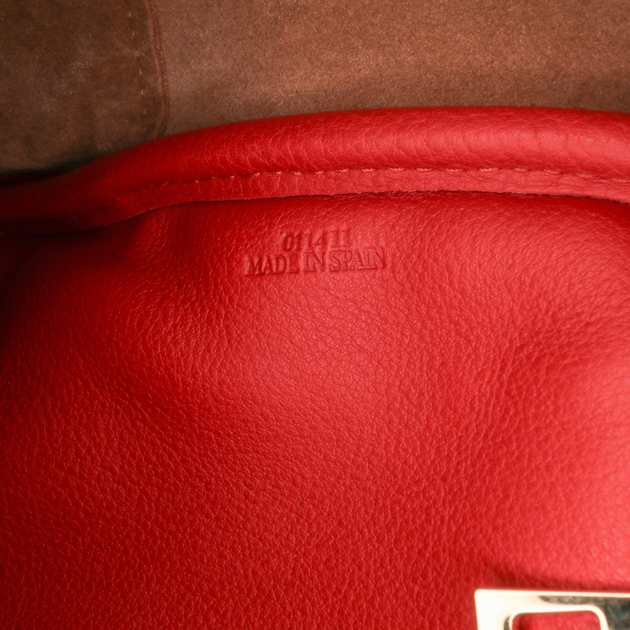 Loewe Anagram Embossed Leather Amazona 75 Rood