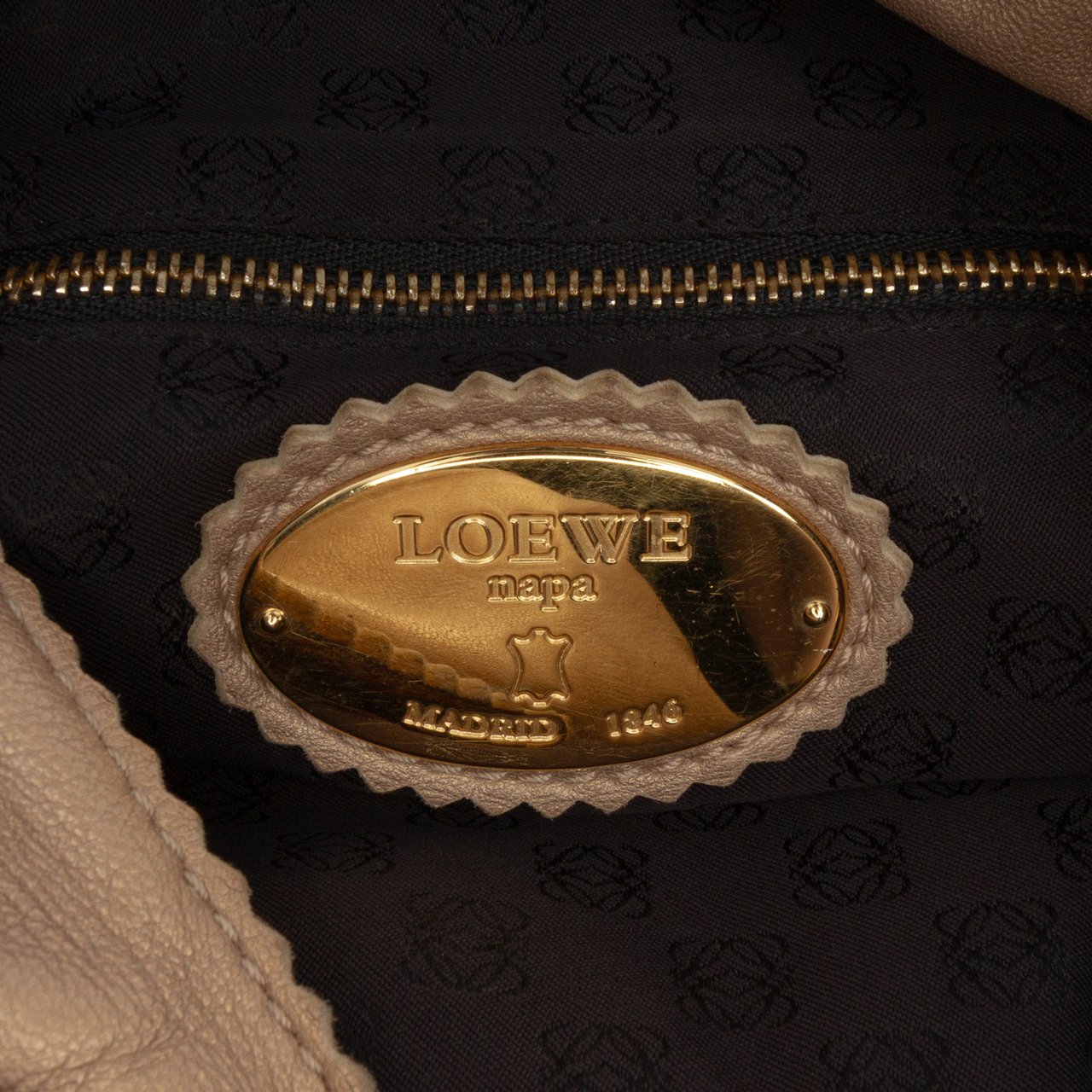 Loewe Anagram Nappa Tassel Hobo Goud