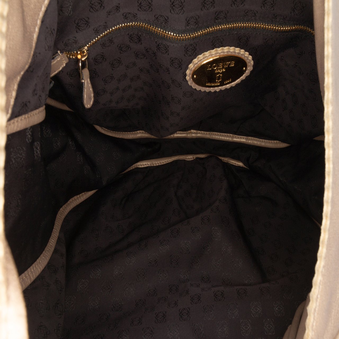 Loewe Anagram Nappa Tassel Hobo Goud