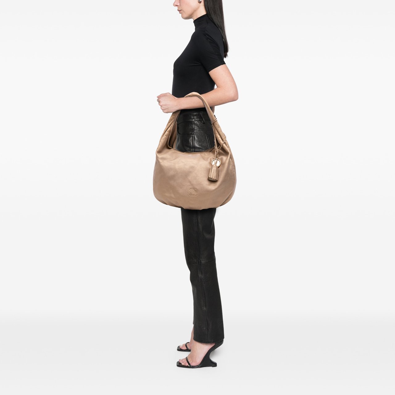 Loewe Anagram Nappa Tassel Hobo Goud