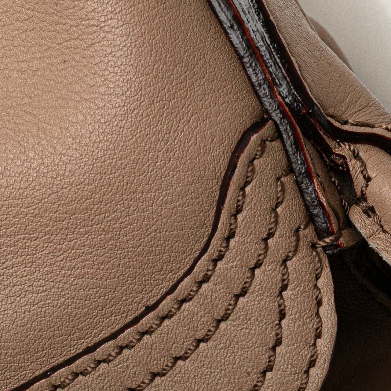 Loewe Anagram Leather Chain Shoulder Bag Bruin