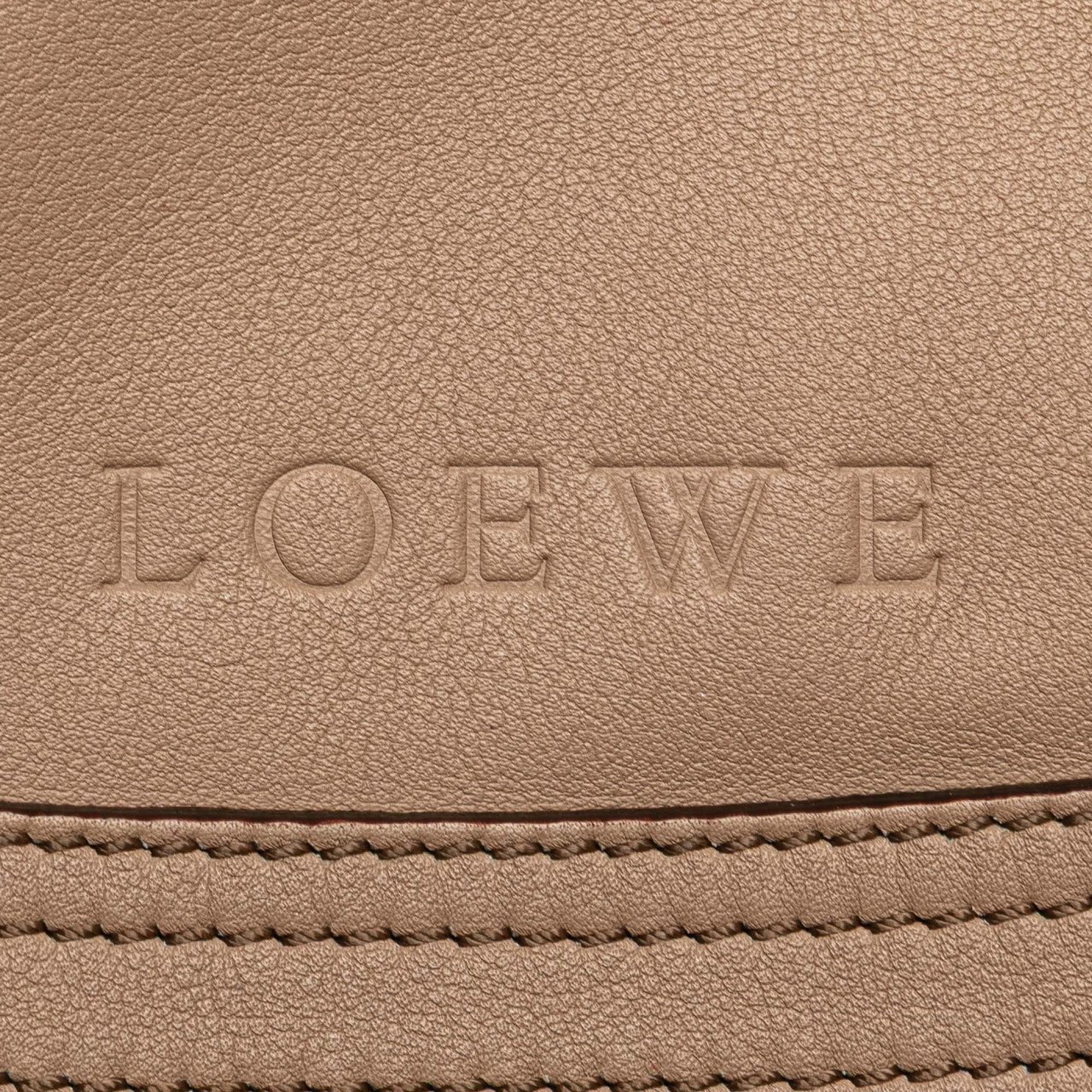 Loewe Anagram Leather Chain Shoulder Bag Bruin