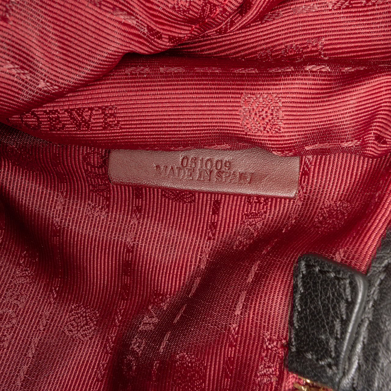 Loewe Large Leather Heritage Crossbody Zwart