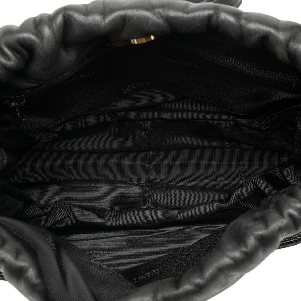 Loewe Nappa Anagram Drawstring Crossbody Zwart