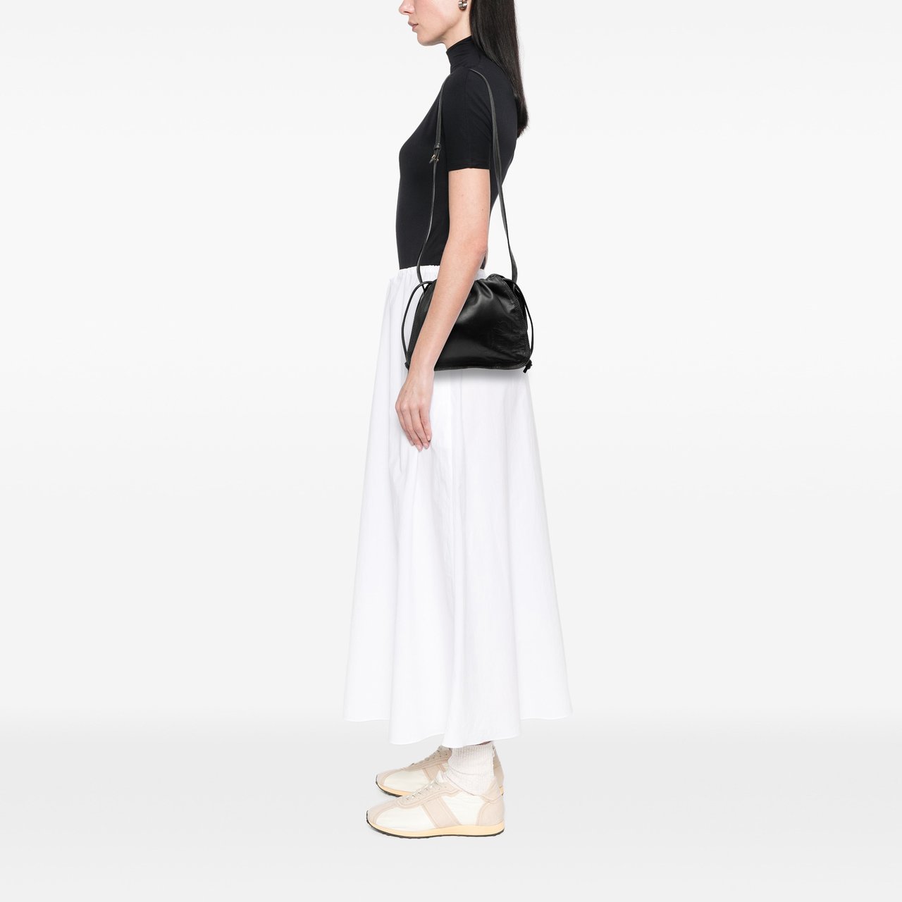 Loewe Nappa Anagram Drawstring Crossbody Zwart