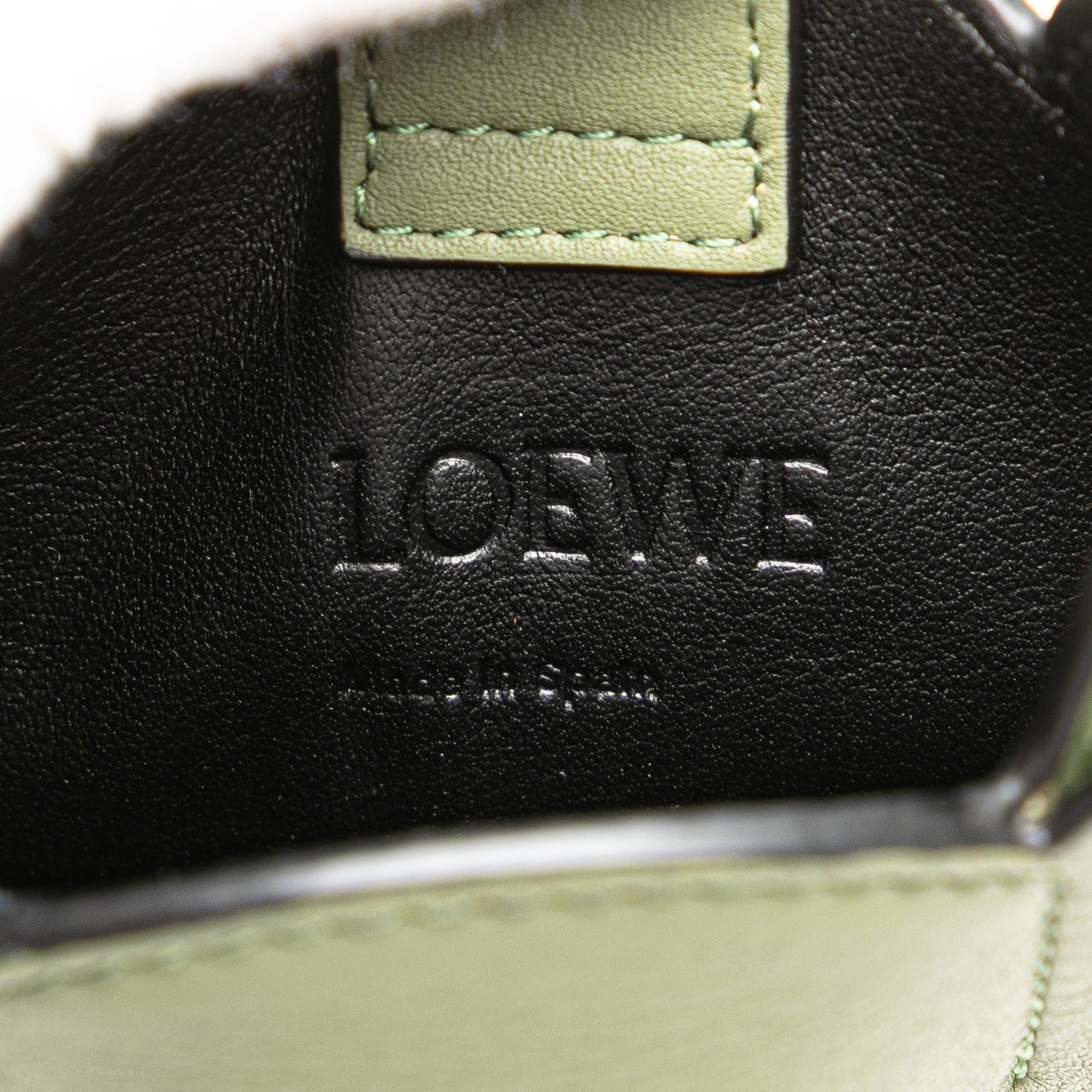 Loewe Leather Elephant Pocket Crossbody Groen