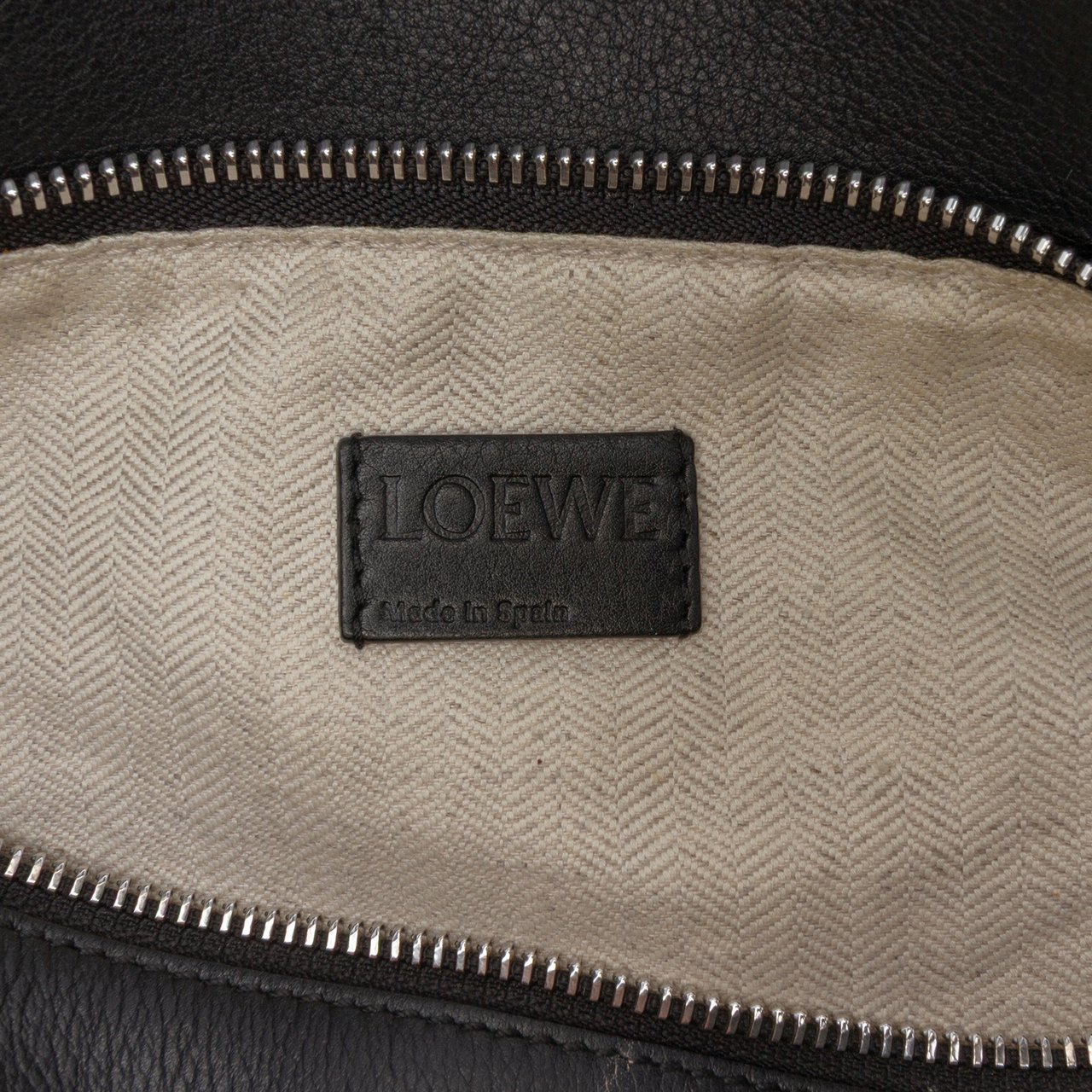 Loewe Medium Calfskin Puzzle Satchel Zwart