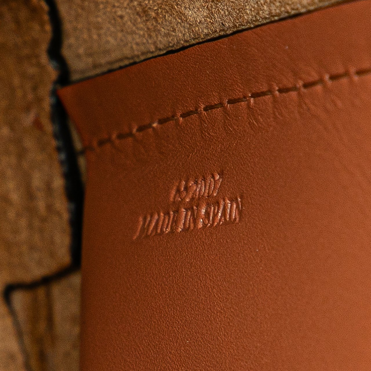 Loewe Calfskin Bamboo Bucket Bag Bruin