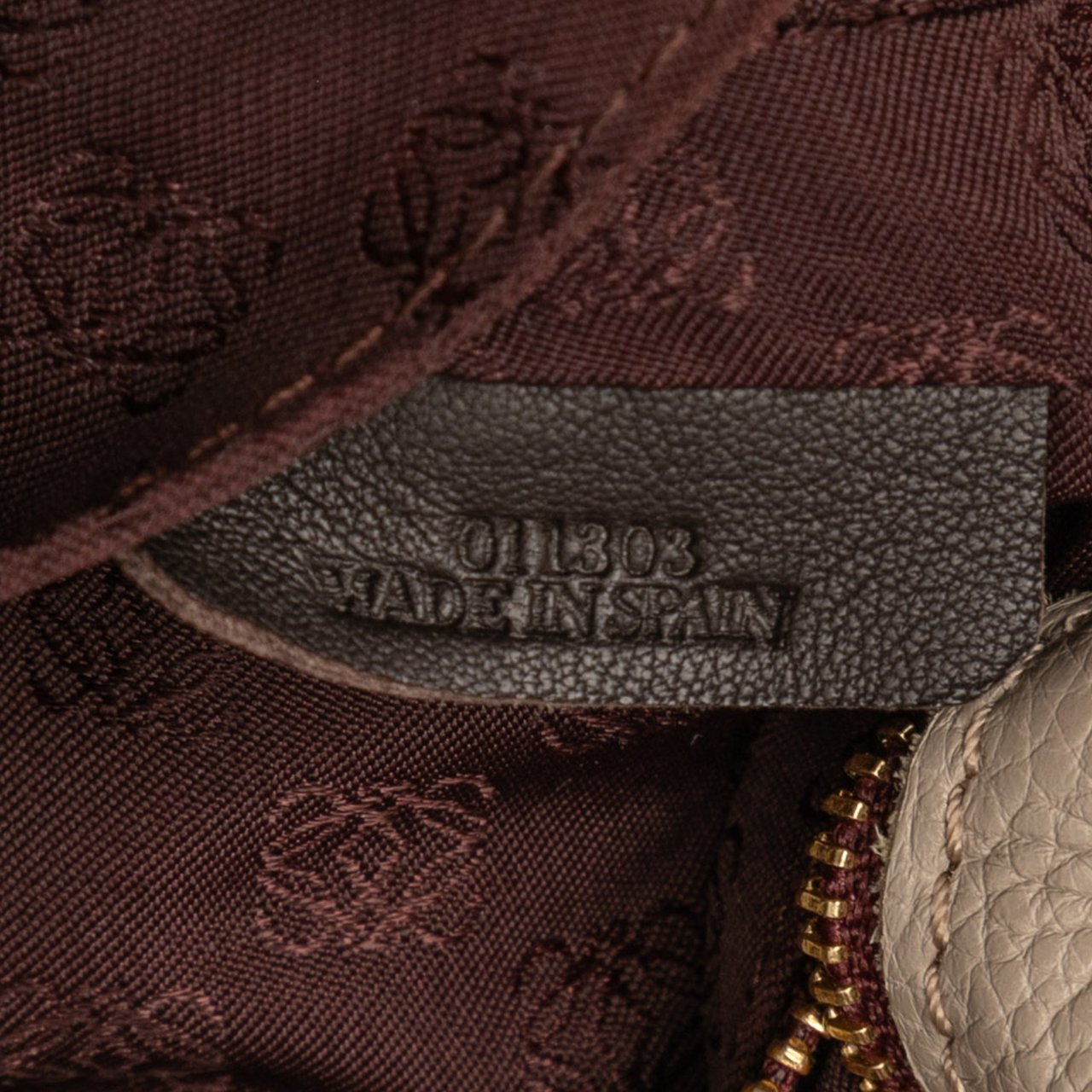 Loewe Nappa Flamenco Tassel 30 Bruin