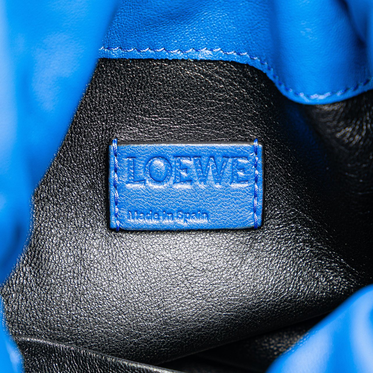 Loewe Small Satin Flamenco Knot Blauw