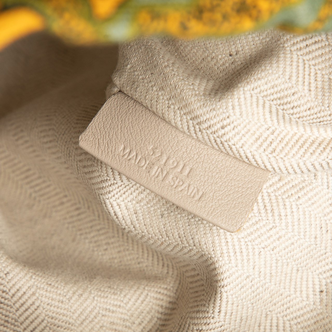 Loewe Paulas Ibiza Canvas Angel Drawstring Crossbody Oranje