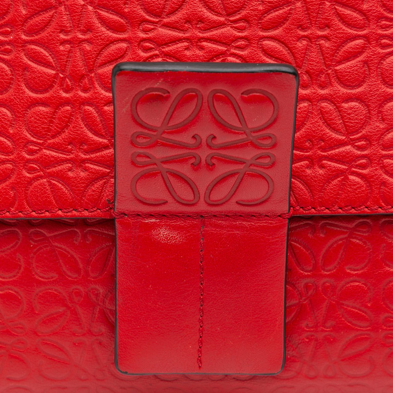 Loewe Leather Repeat Anagram Avenue Crossbody Rood