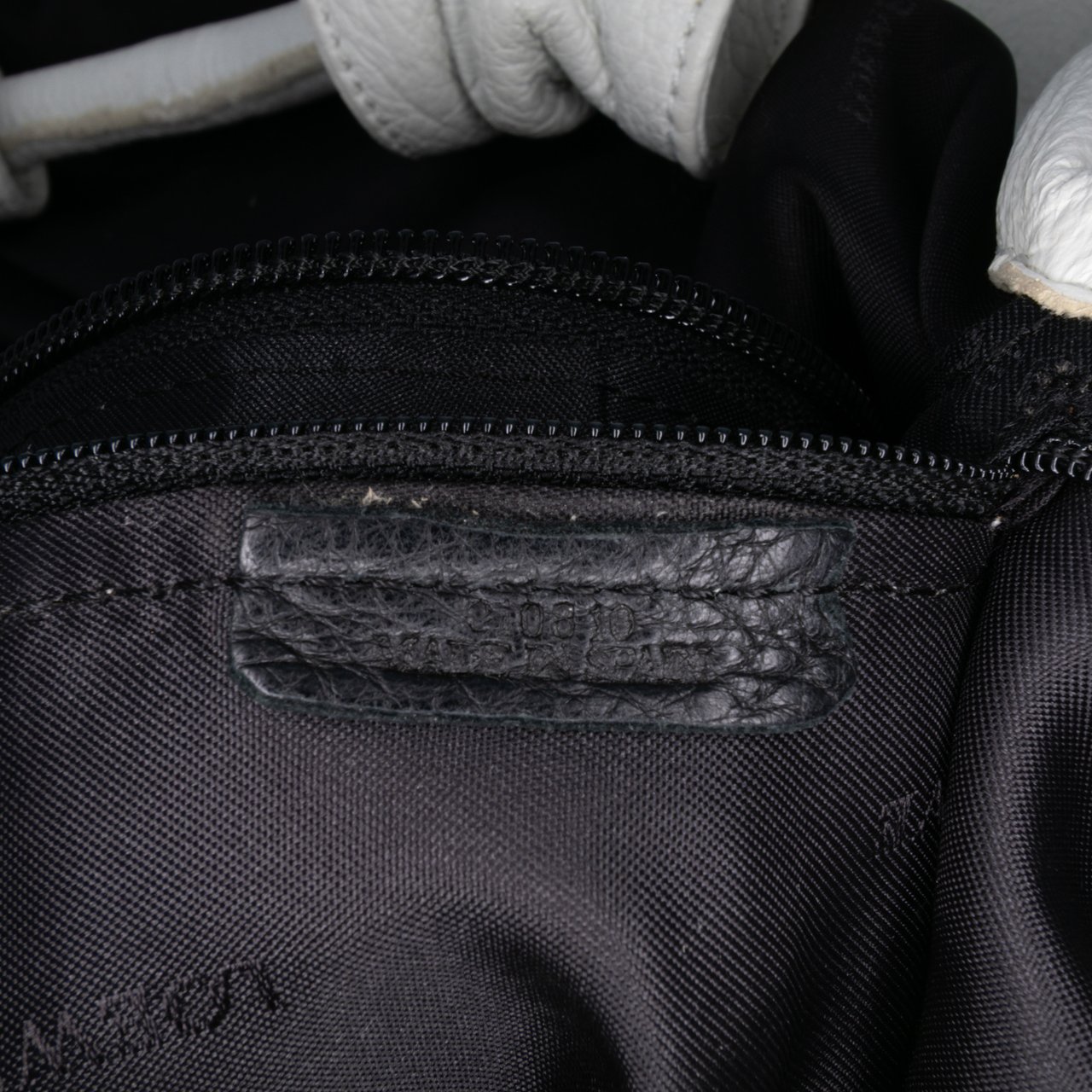 Loewe Nappa Aire Wit