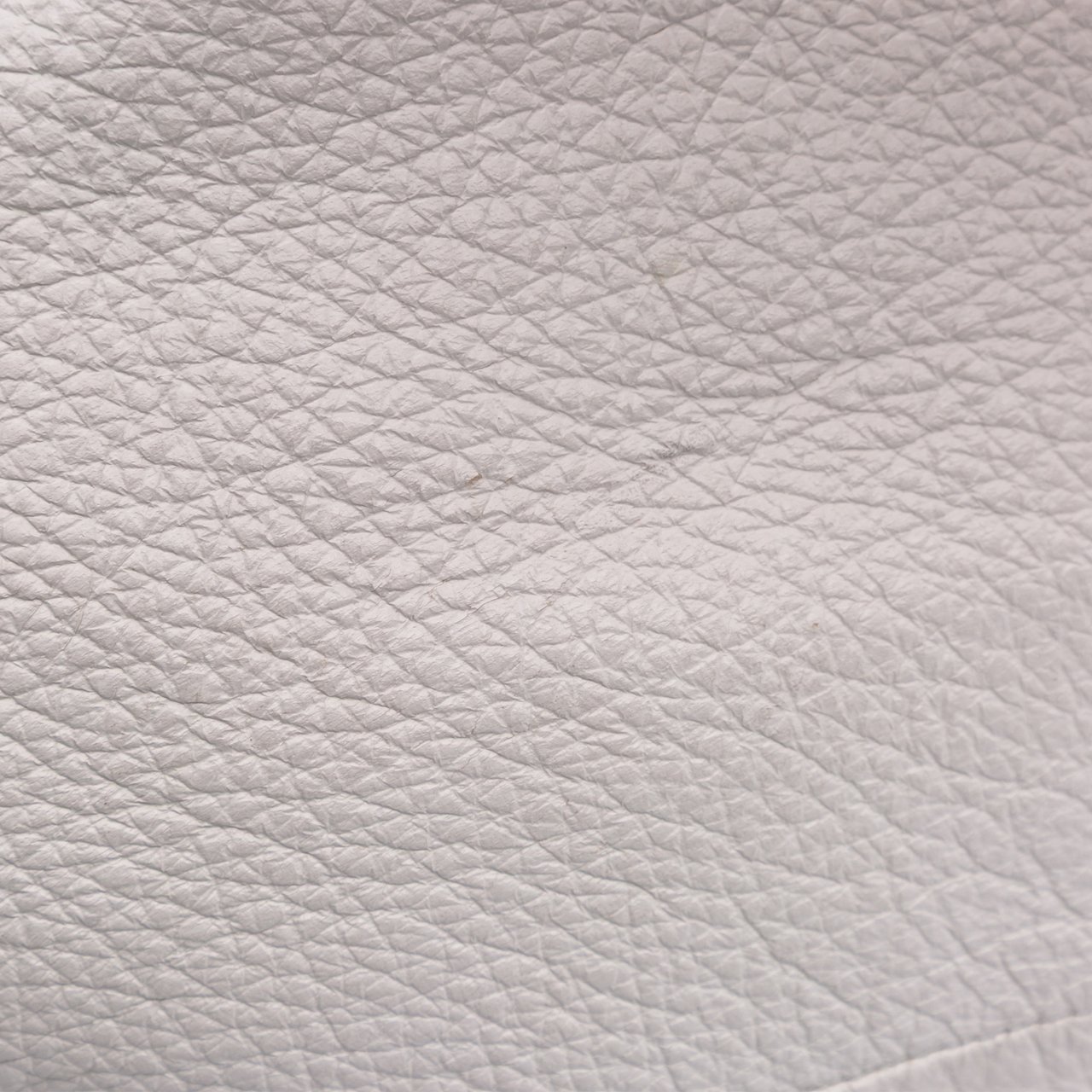 Loewe Nappa Aire Wit