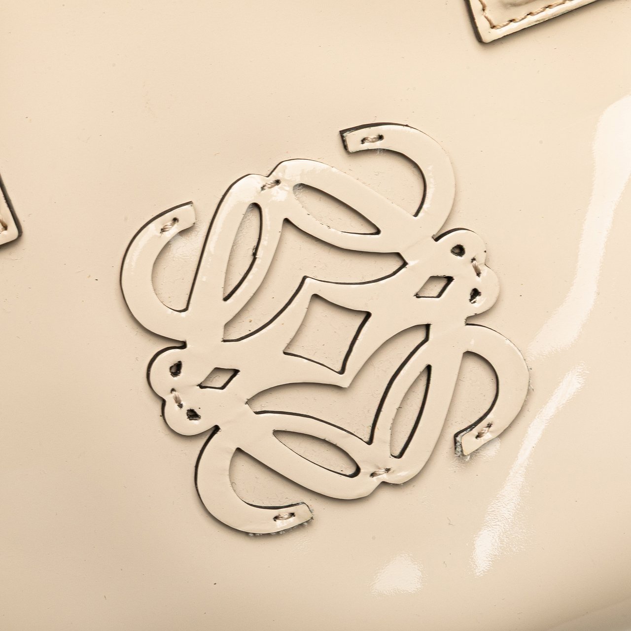 Loewe Patent Amazona 28 Handbag Bruin