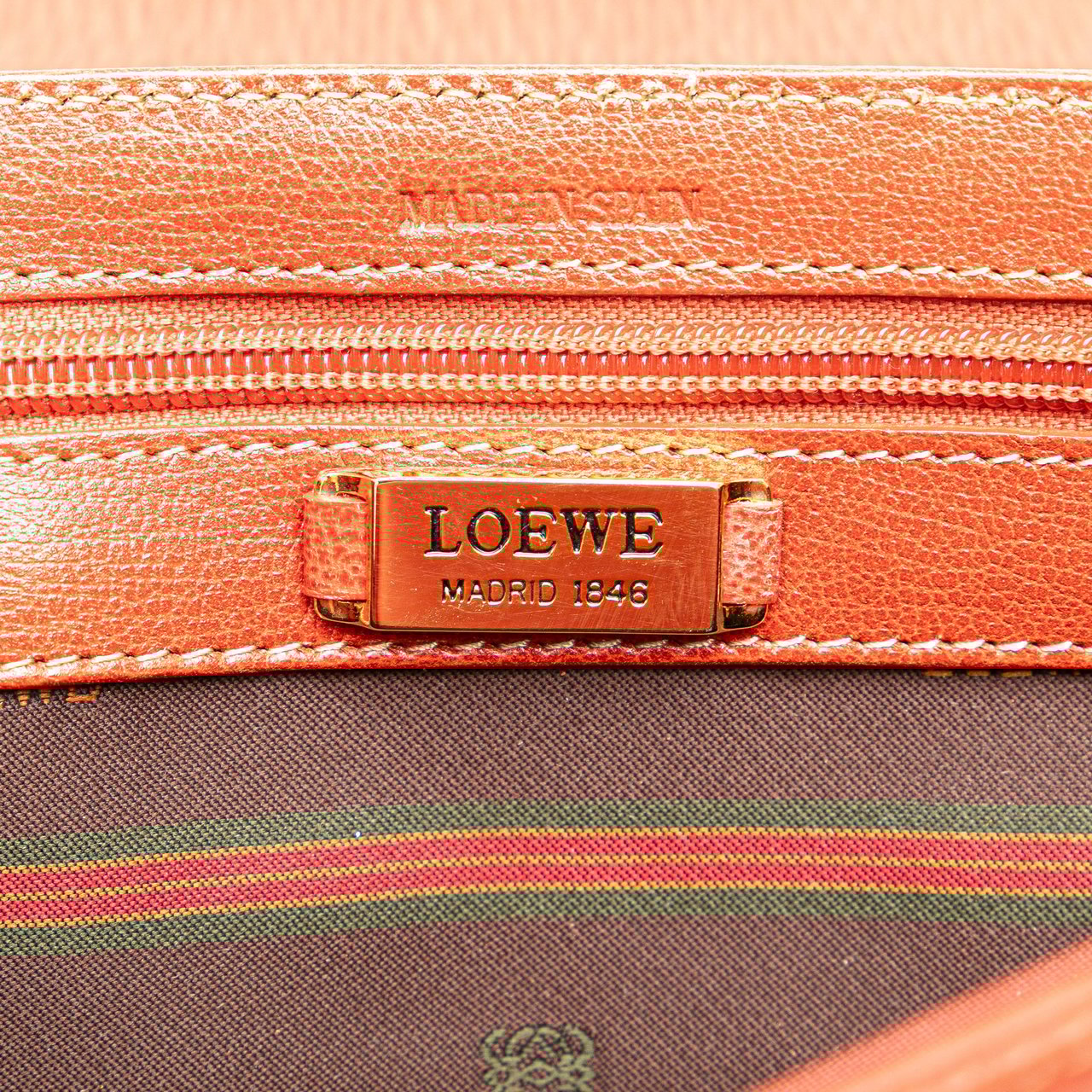 Loewe Leather Velazquez Twist Clutch Rood