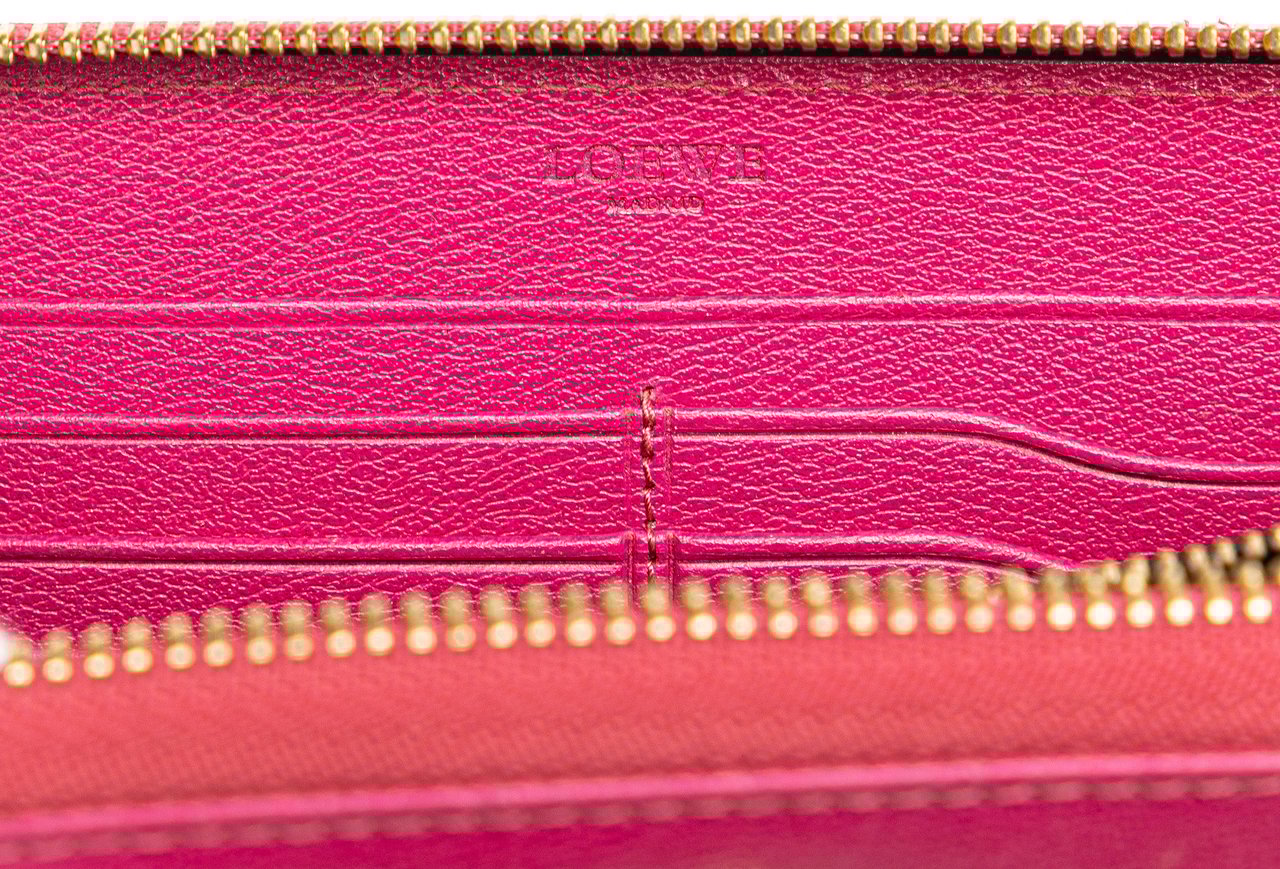 Loewe Anagram Leather Zip Around Wallet Roze
