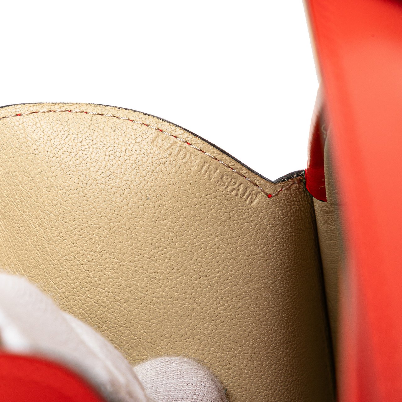 Loewe Anagram Leather Round Handbag Rood