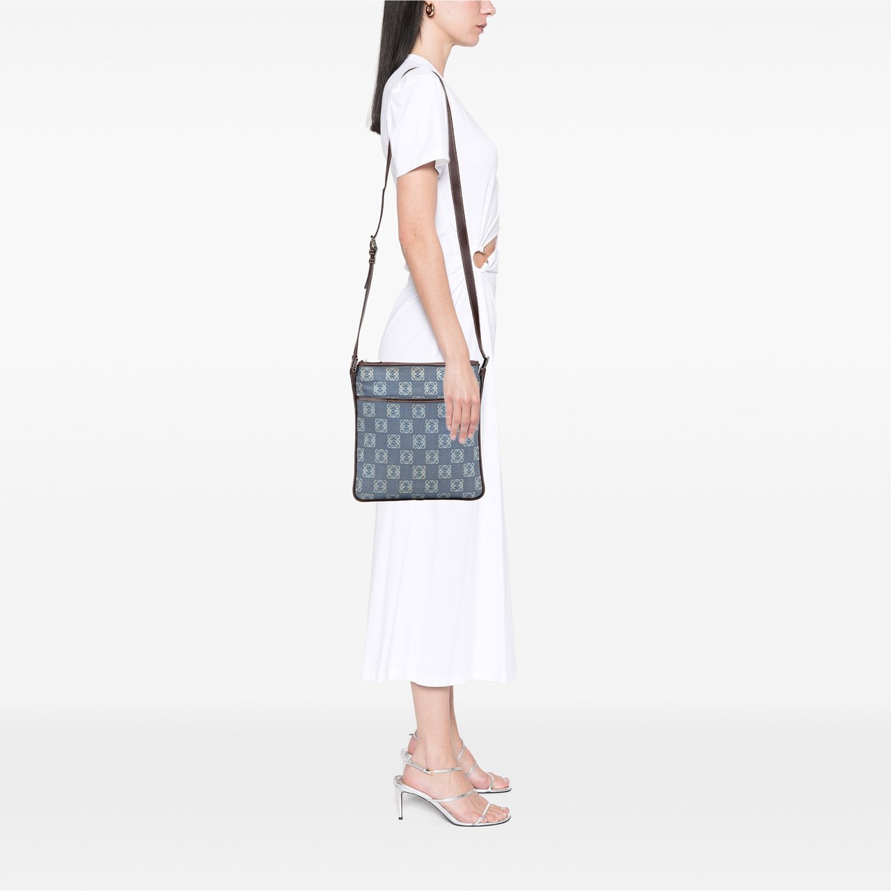 Loewe Anagram Denim Crossbody Blauw