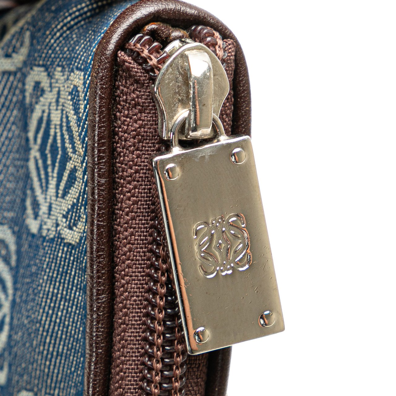 Loewe Anagram Denim Crossbody Blauw