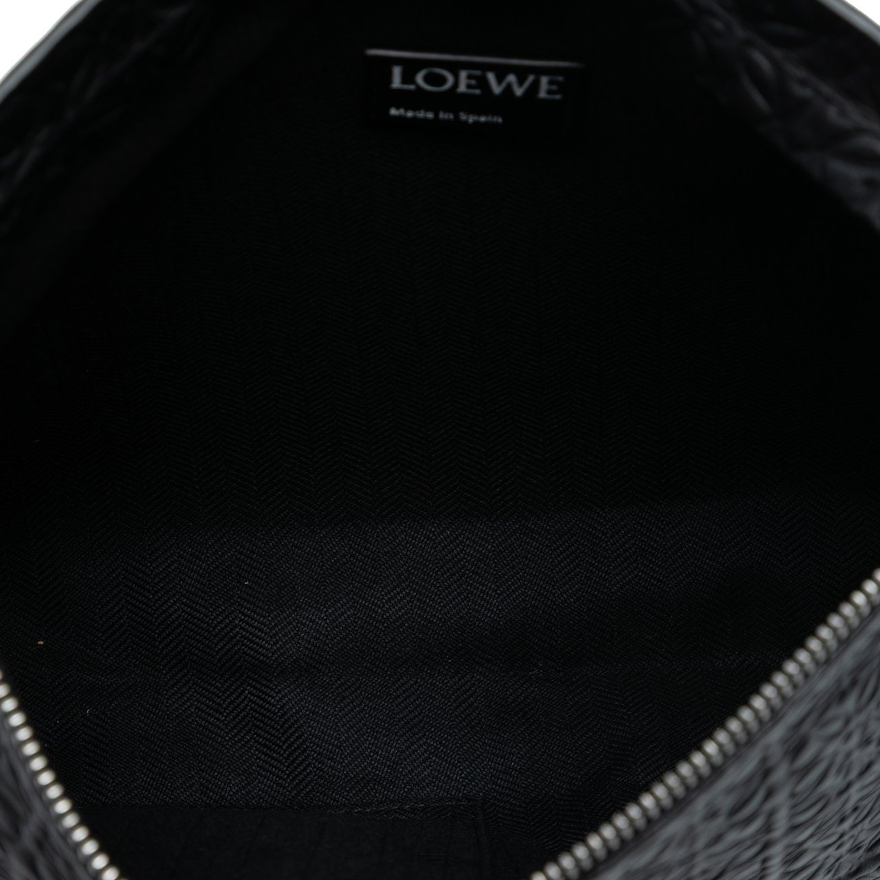 Loewe Embossed Anagram Leather Repeat T Clutch Zwart