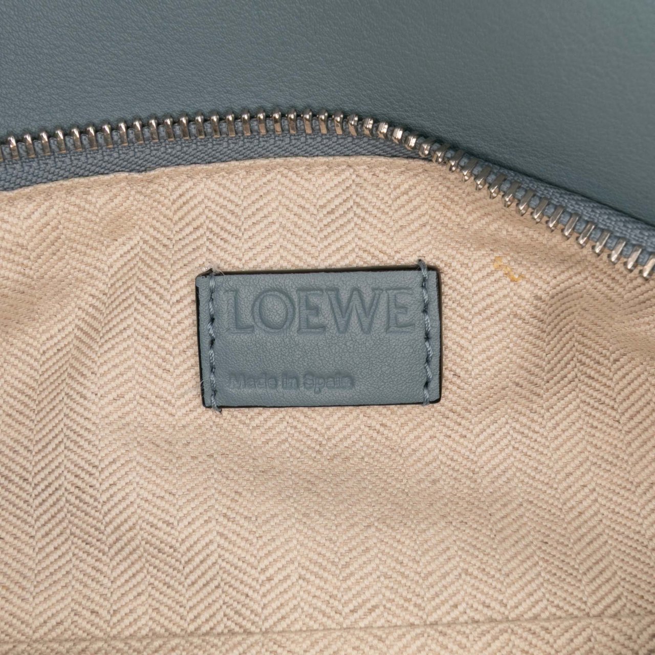 Loewe Small Calfskin Puzzle Satchel Blauw
