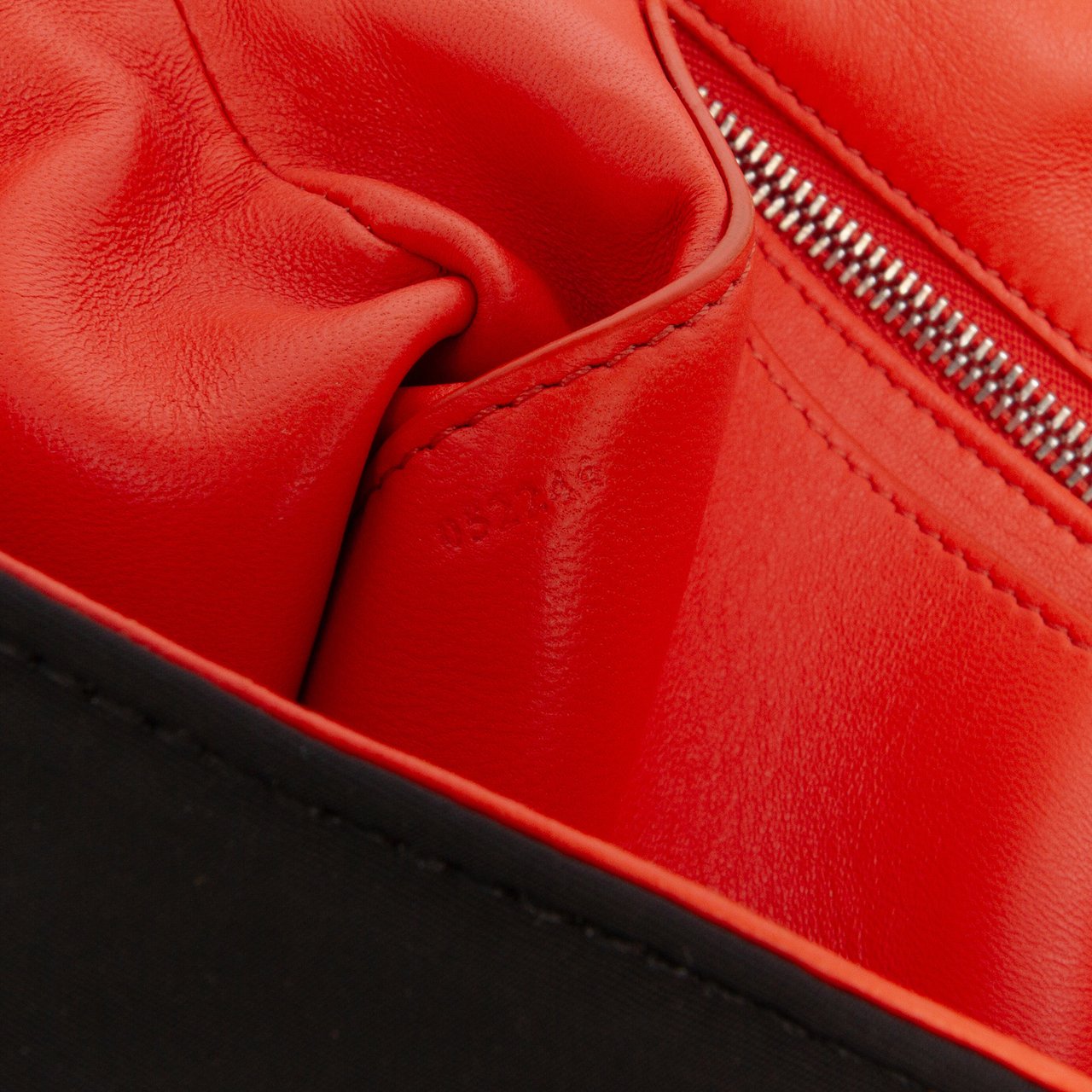 Loewe Nylon Goya Puffer Crossbody Zwart