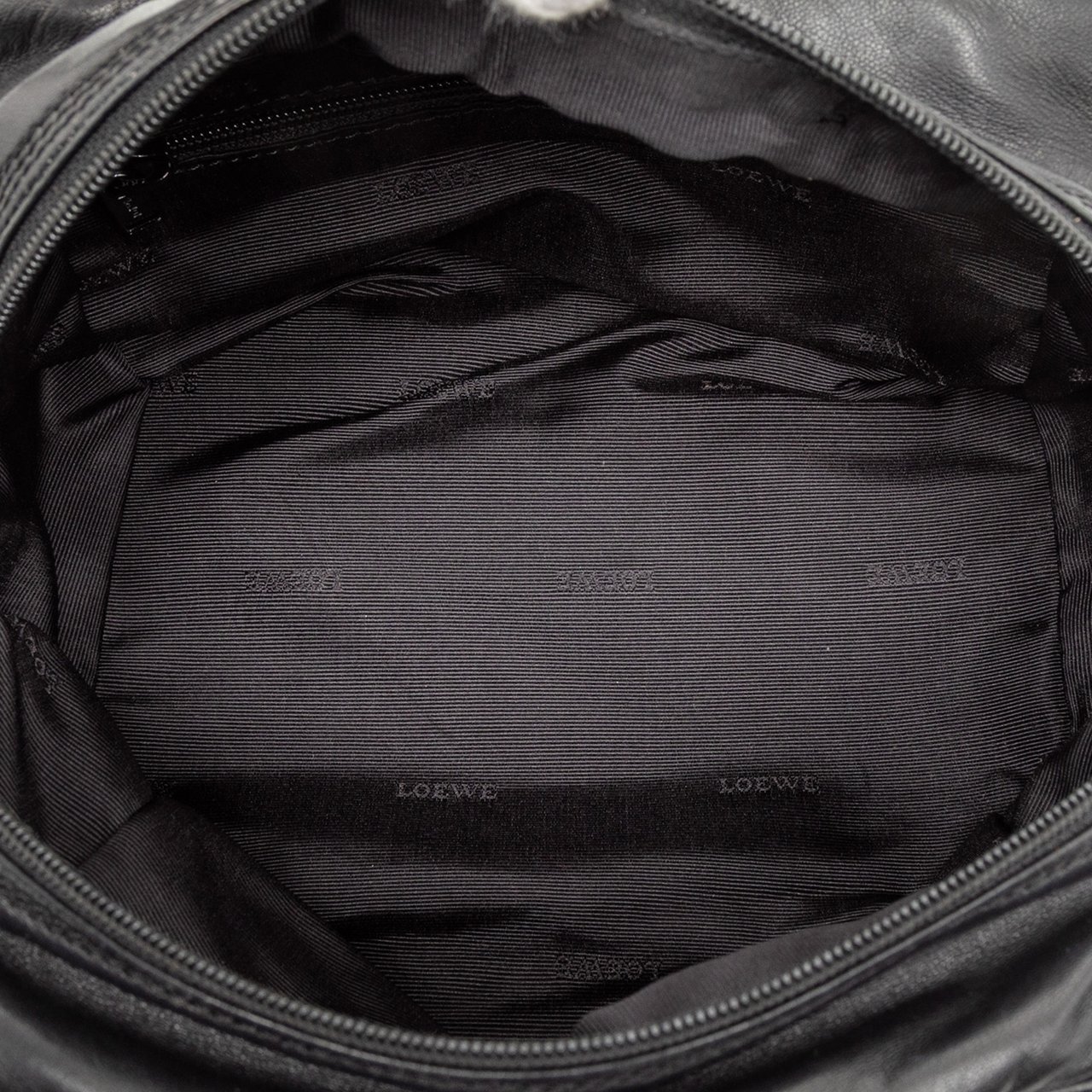 Loewe Leather Anagram Studs Handbag Zwart