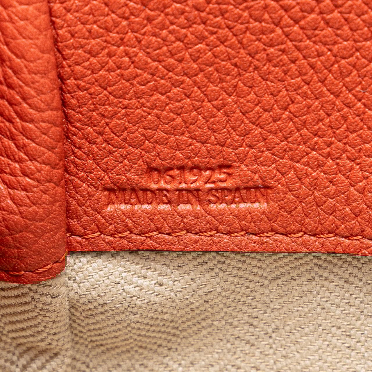 Loewe Small Leather Hammock Satchel Oranje