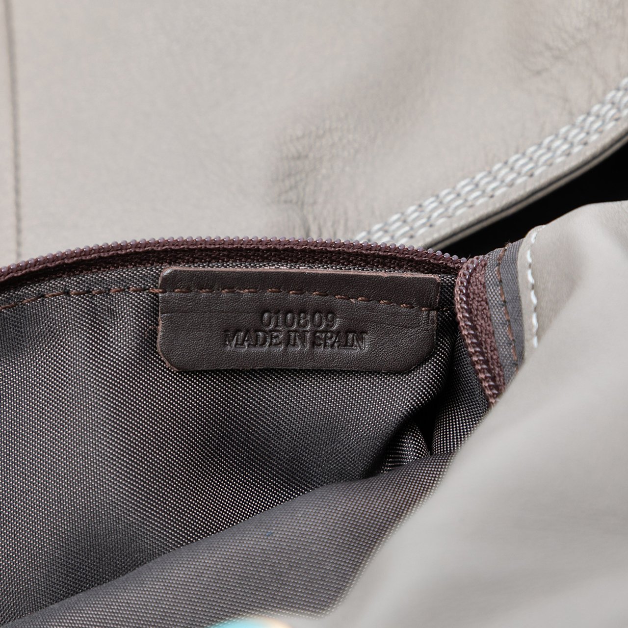 Loewe Nappa Aire Grijs