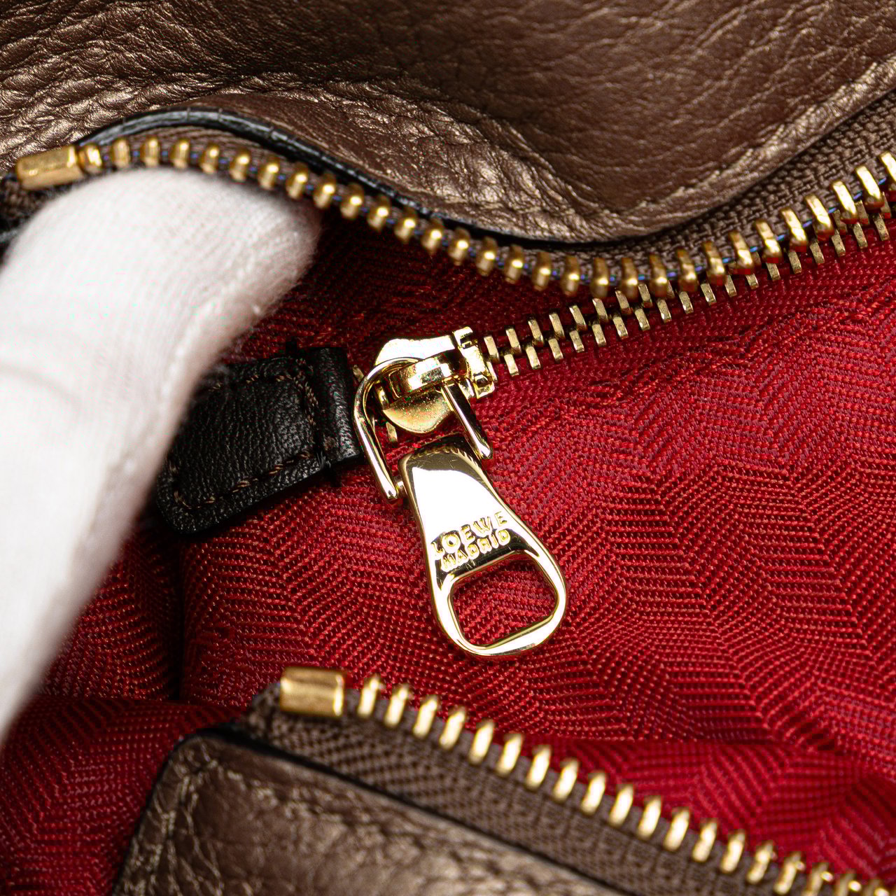 Loewe Anagram Leather Fusta Tote Bruin