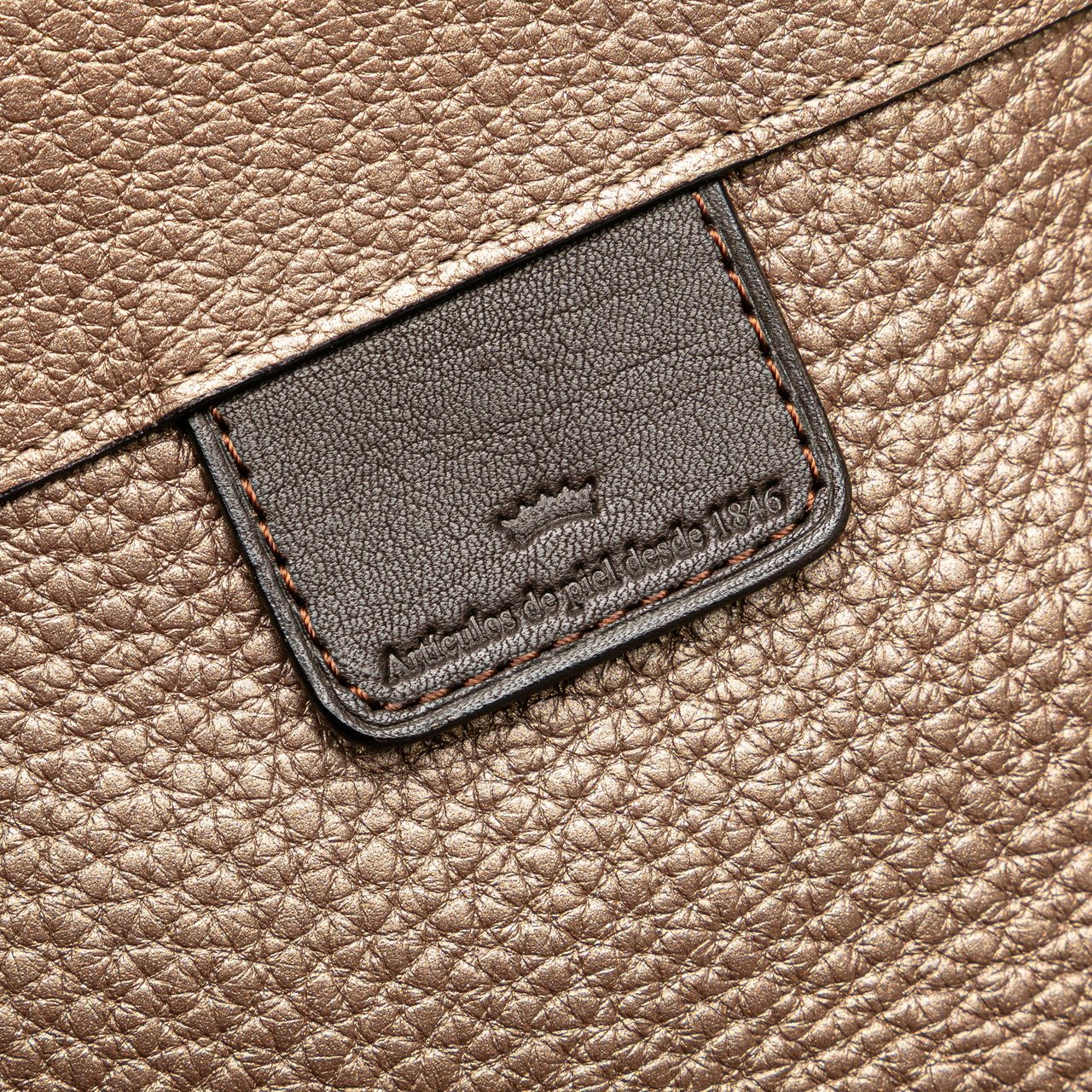 Loewe Anagram Leather Fusta Tote Bruin
