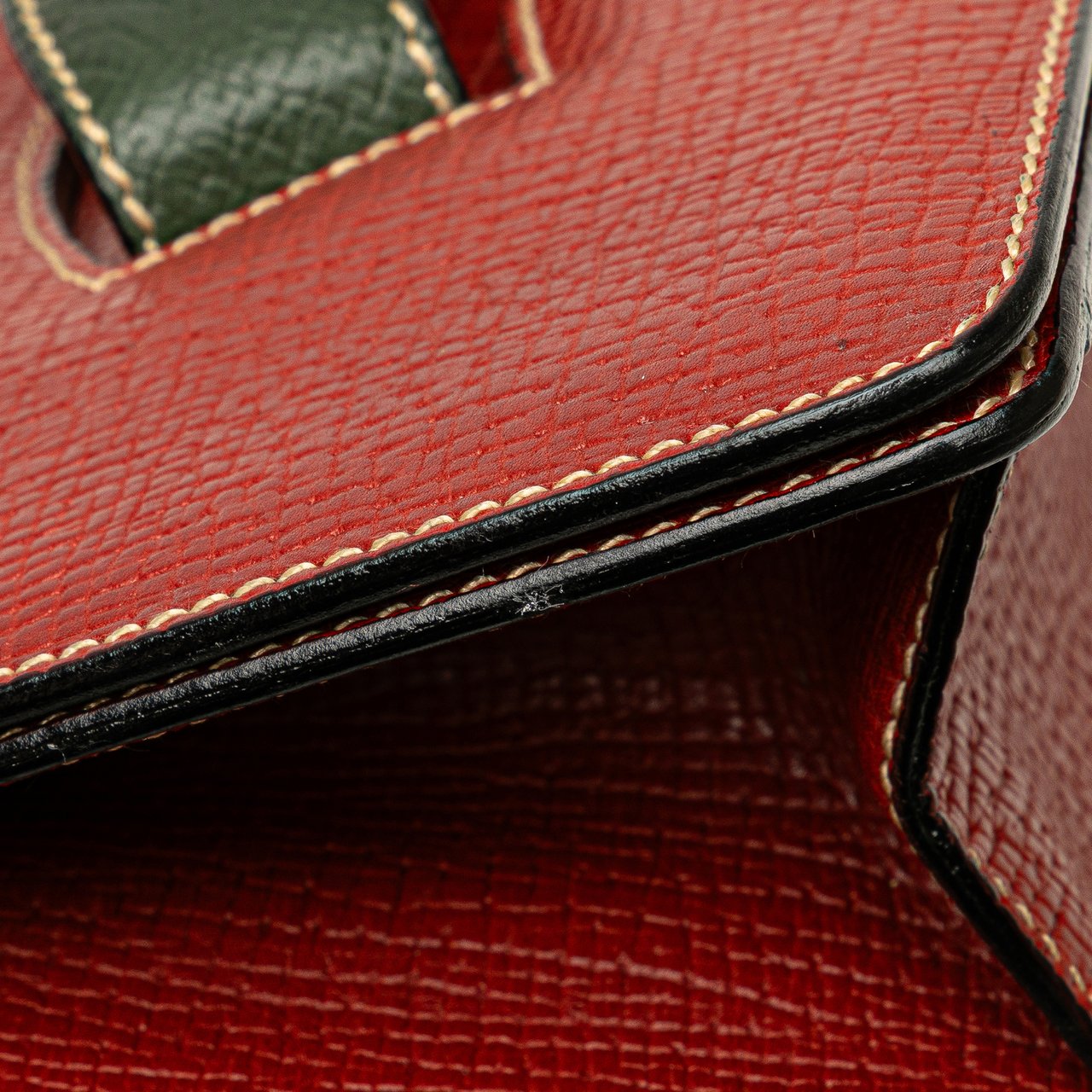 Loewe Textured Leather Barcelona Handbag Rood