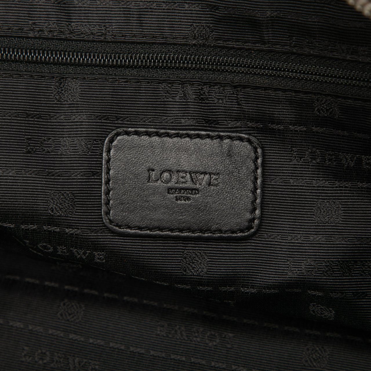 Loewe Metallic Goatskin Amazona 28 Bruin