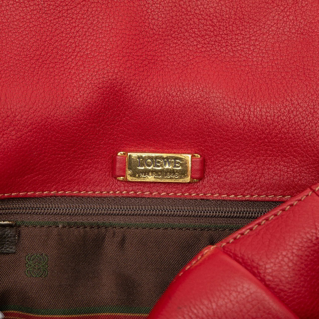 Loewe Leather Anagram Flap Crossbody Rood